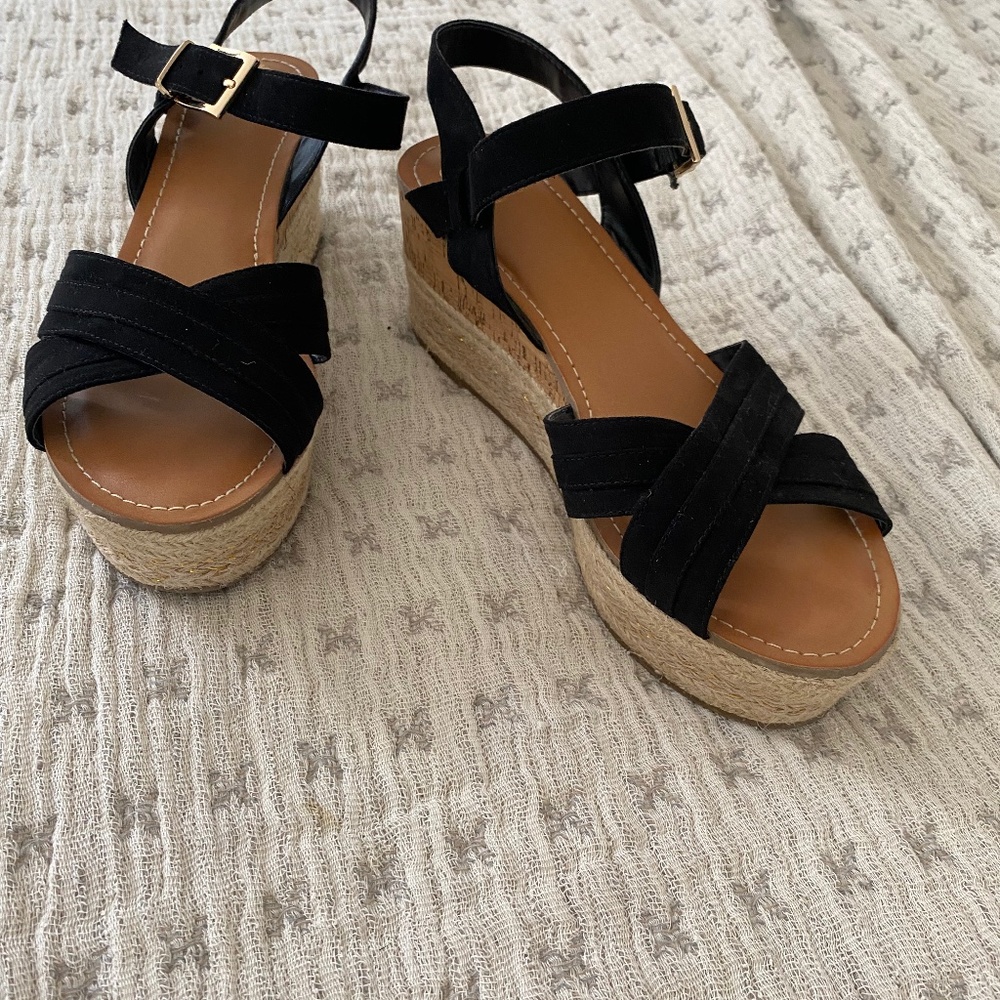 Black platform sandals